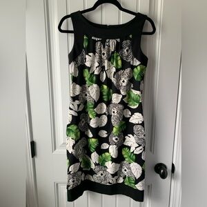 Dress Barn Black, White and green sheath dress with pockets!